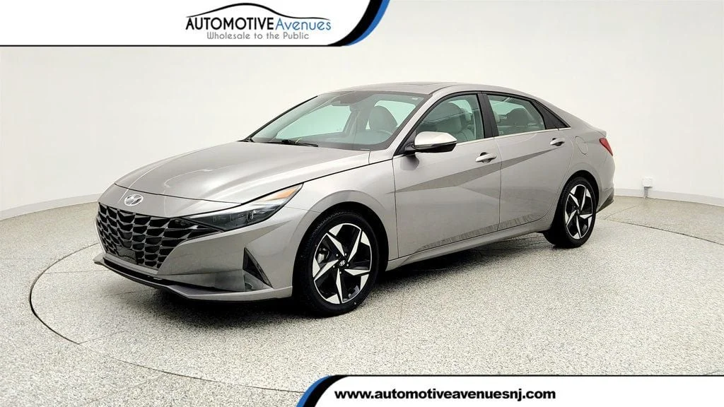 2023 Hyundai Elantra 1.6 HEV Limited DCT's photo