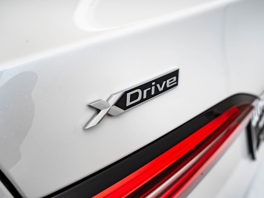 Used 2025 Mineral White Metallic BMW 530i xDrive image 19