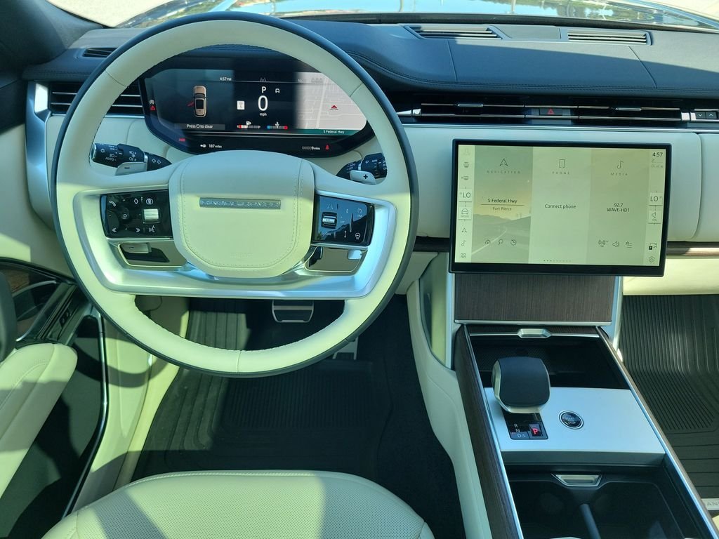 New 2026 Charente Grey LAND ROVER SE image 19