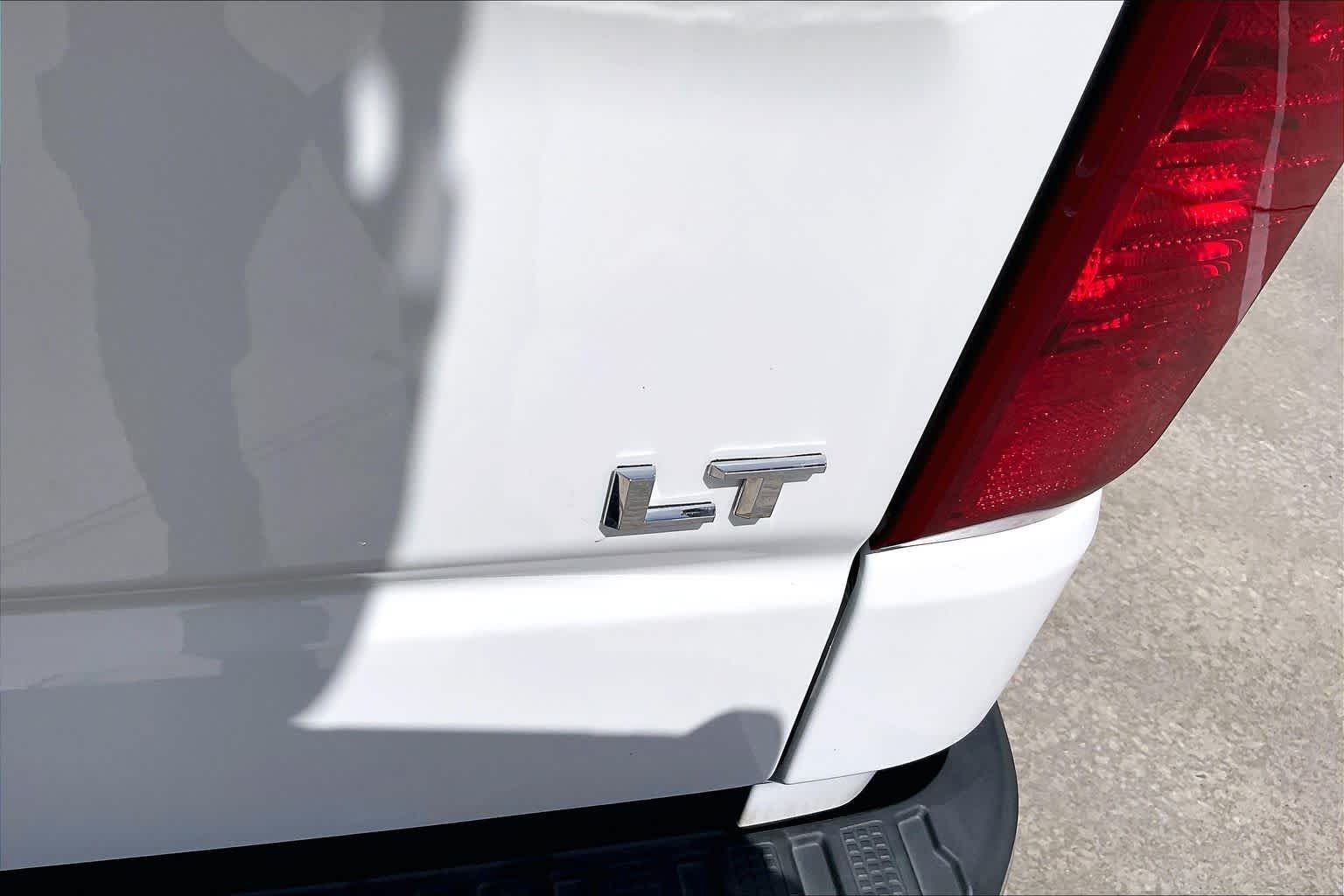 Used 2019 Summit White Chevrolet LT image 10