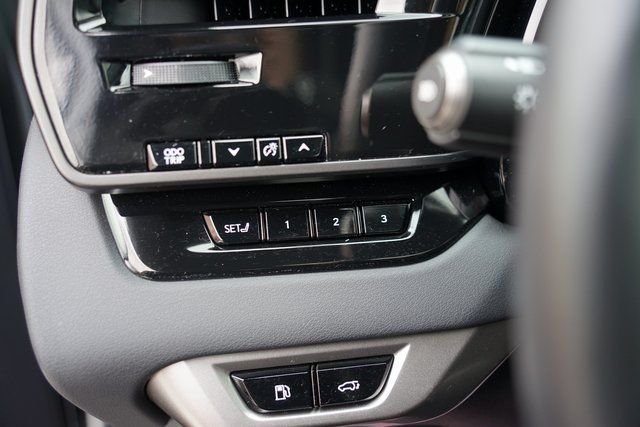 2025 LEXUS RX - Image 13