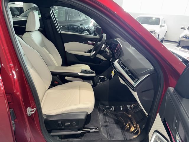 New 2026 Vegas Red Metallic BMW xDrive28i image 9