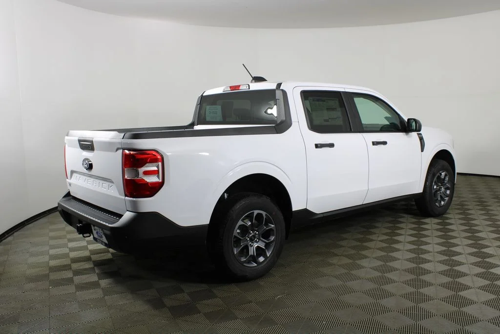 New 2026 White Ford XLT image 5