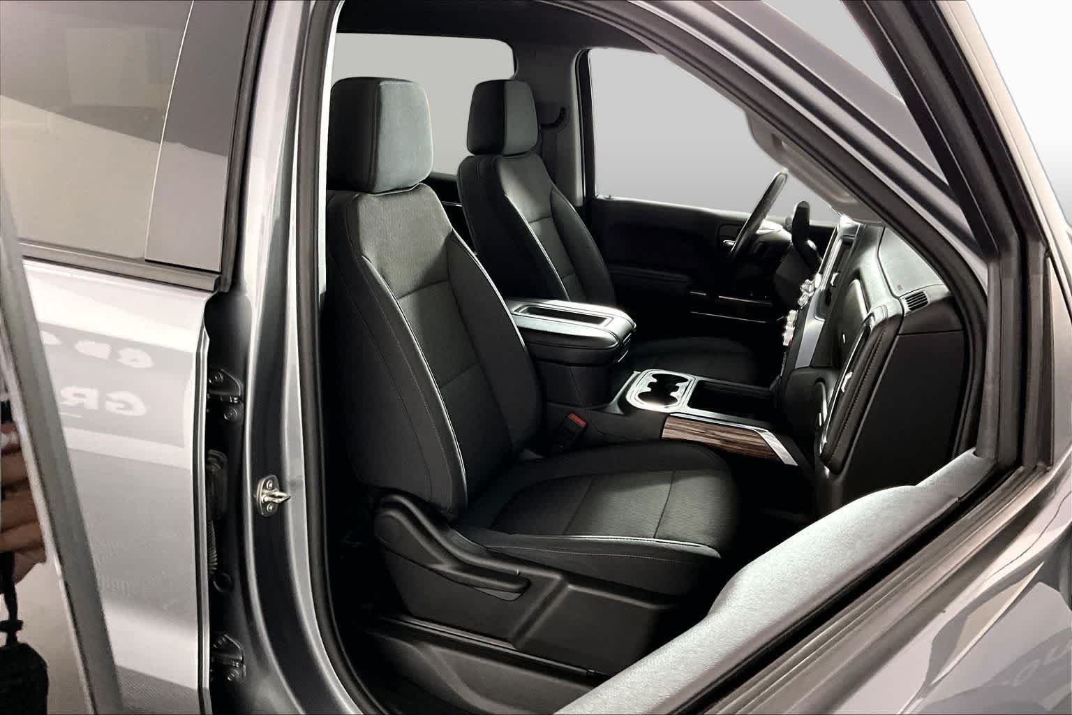 Used 2020 Satin Steel Metallic GMC Elevation image 9