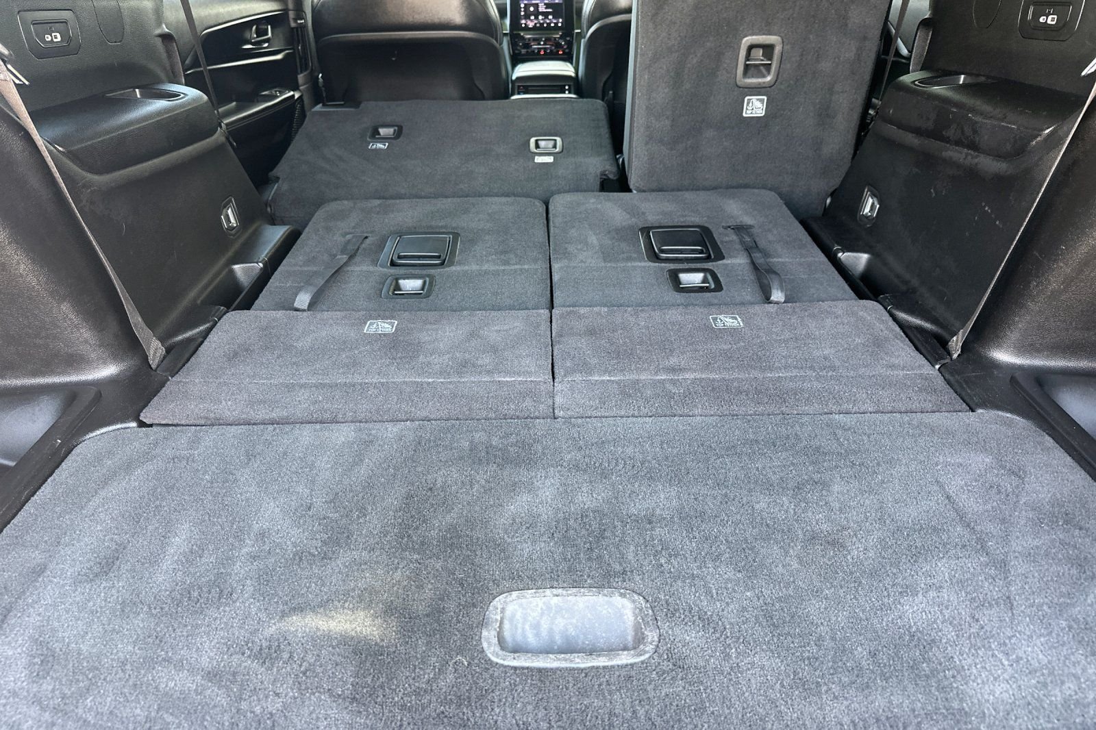 Used 2023 Black Jeep Altitude image 16
