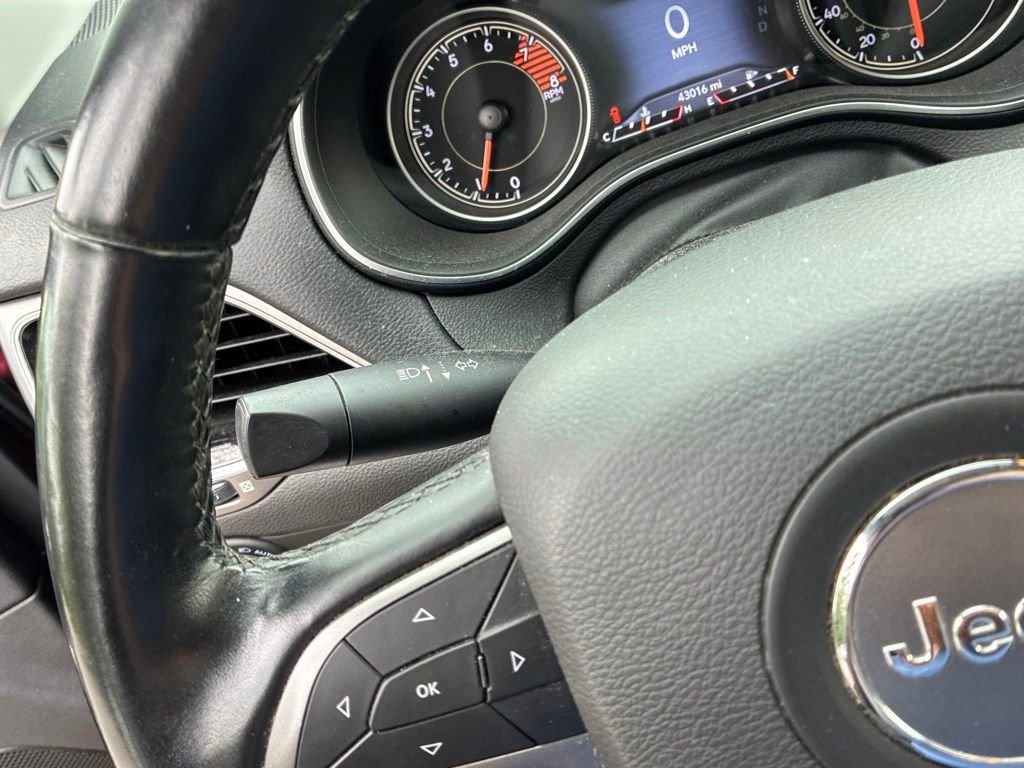 Used 2021 Red Jeep Limited image 27