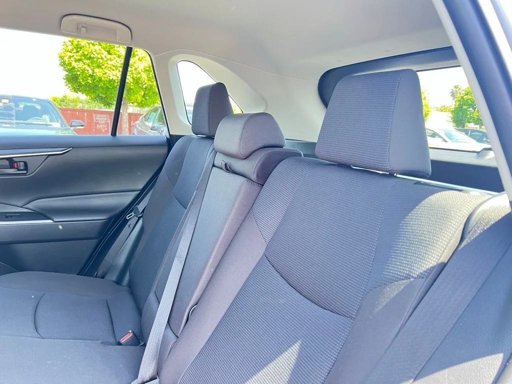 Used 2020 Silver Toyota LE image 21
