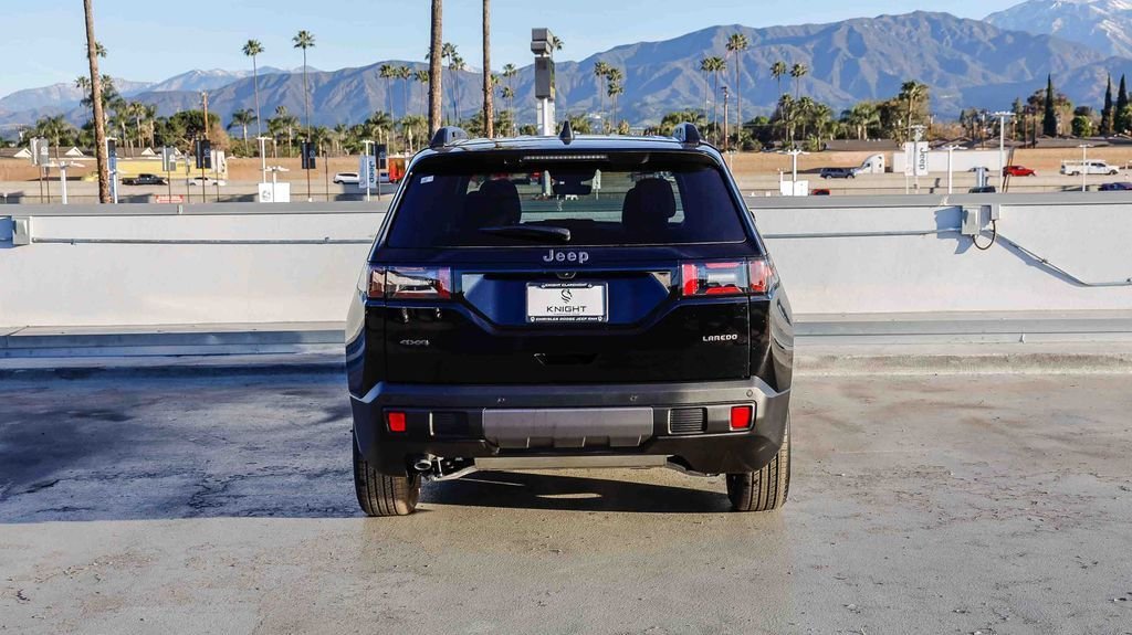 New 2026 Diamond Black Crystal Pearlcoat Jeep Laredo image 8