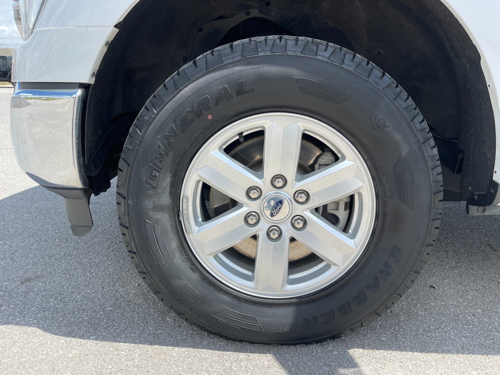 Used 2021 White Ford XLT image 30