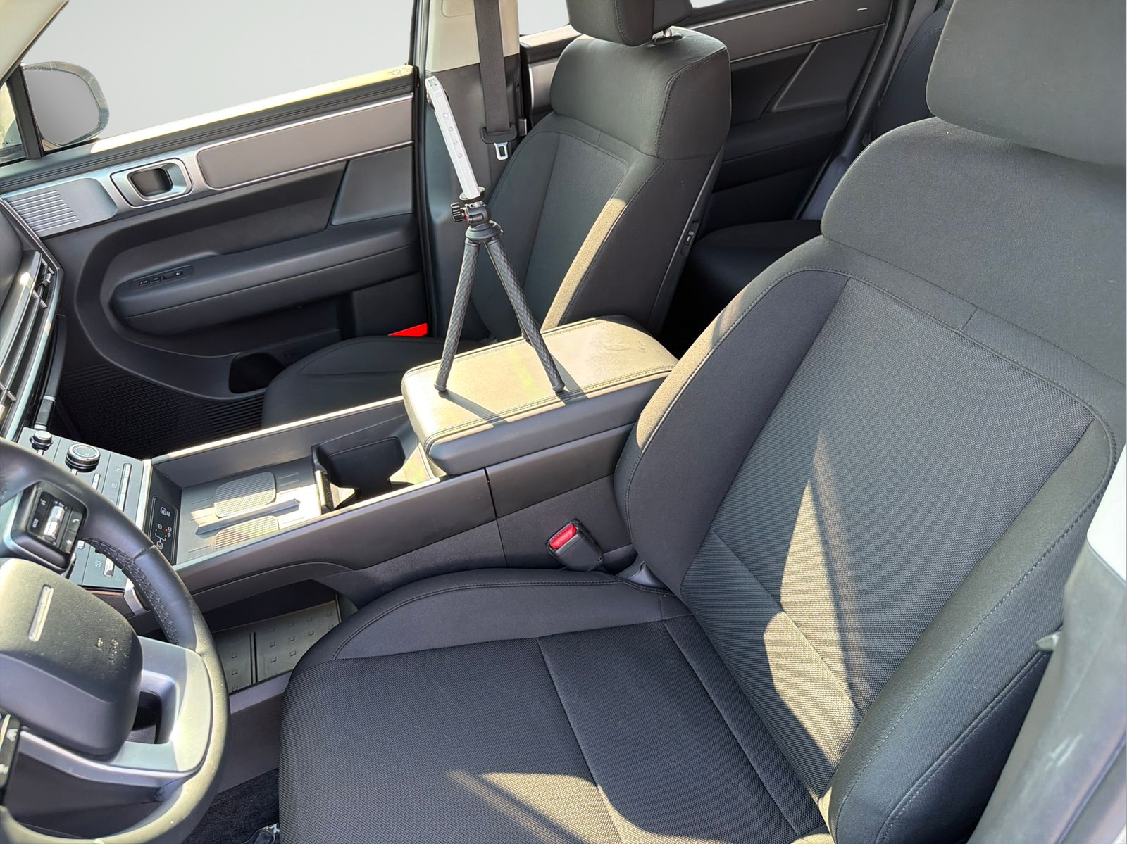 Used 2024 Silver Hyundai SE image 30