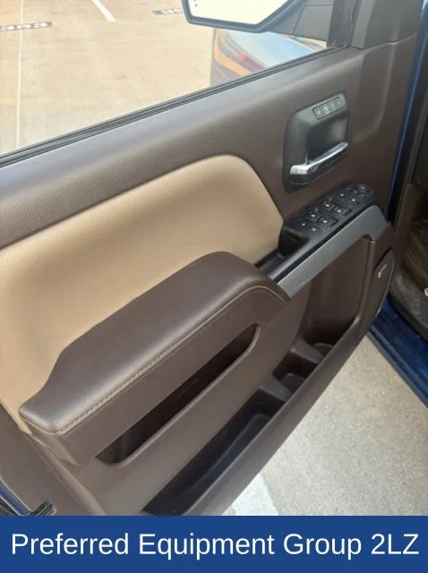 Used 2016 DEEP OCEAN BLUE METALLIC Chevrolet LTZ image 6