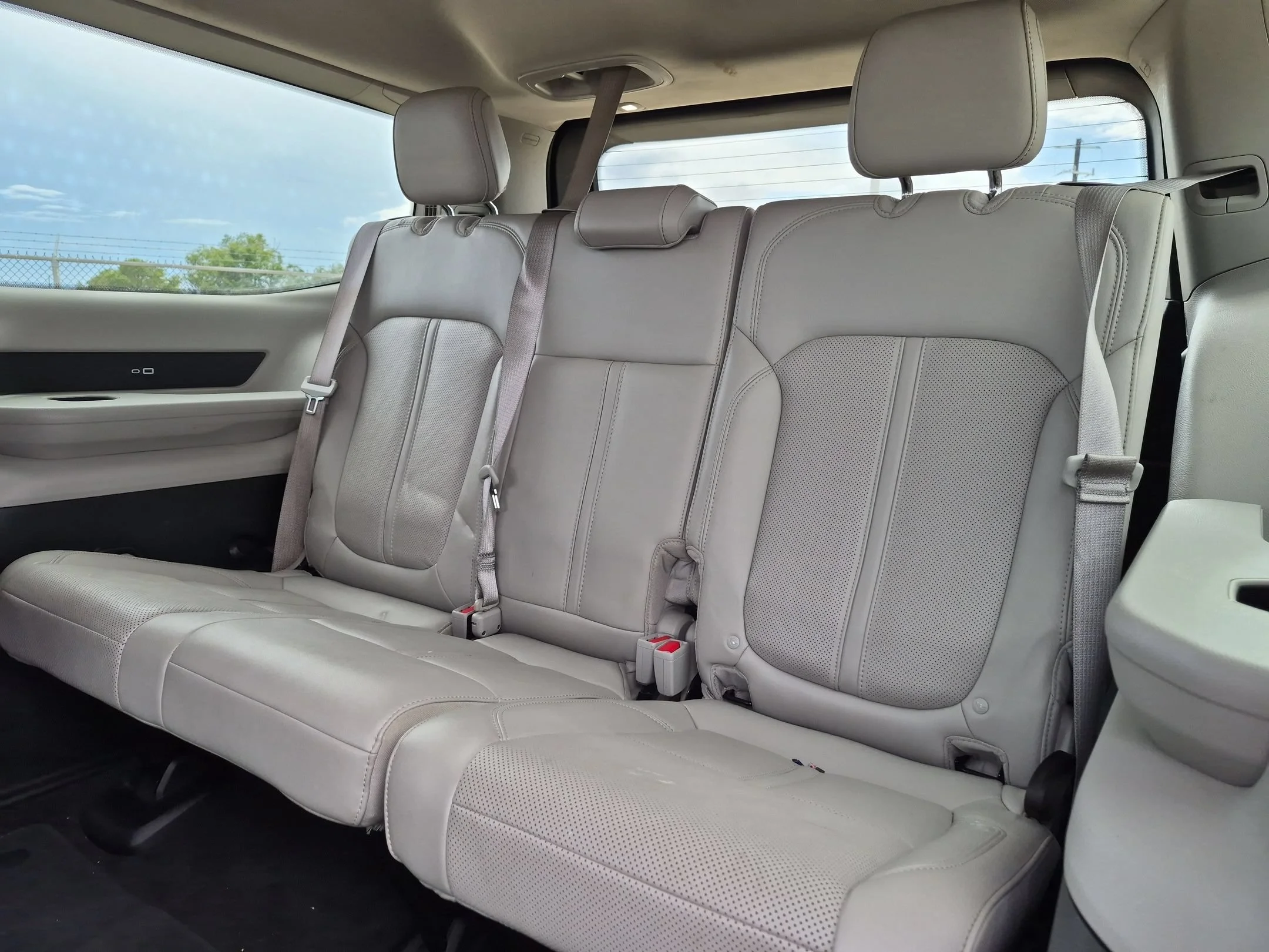 Used 2024 White Jeep Series II image 29