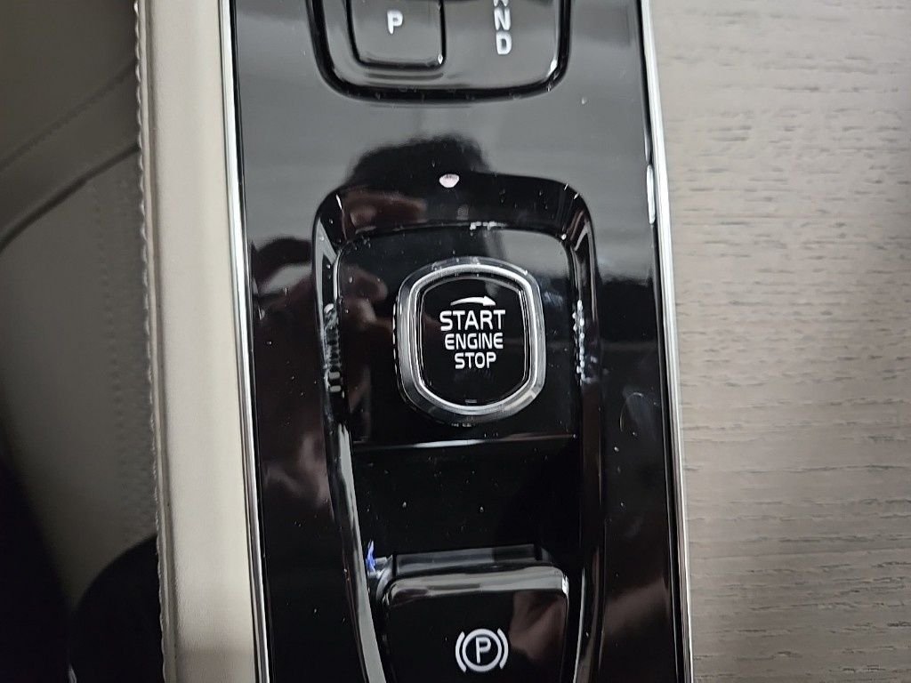 2026 Volvo XC90 Plus - Photo 15