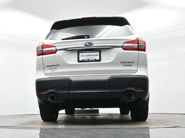 Used 2019 Crystal White Pea Subaru Limited image 31