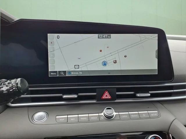 Used 2024 Gray Hyundai SEL image 26