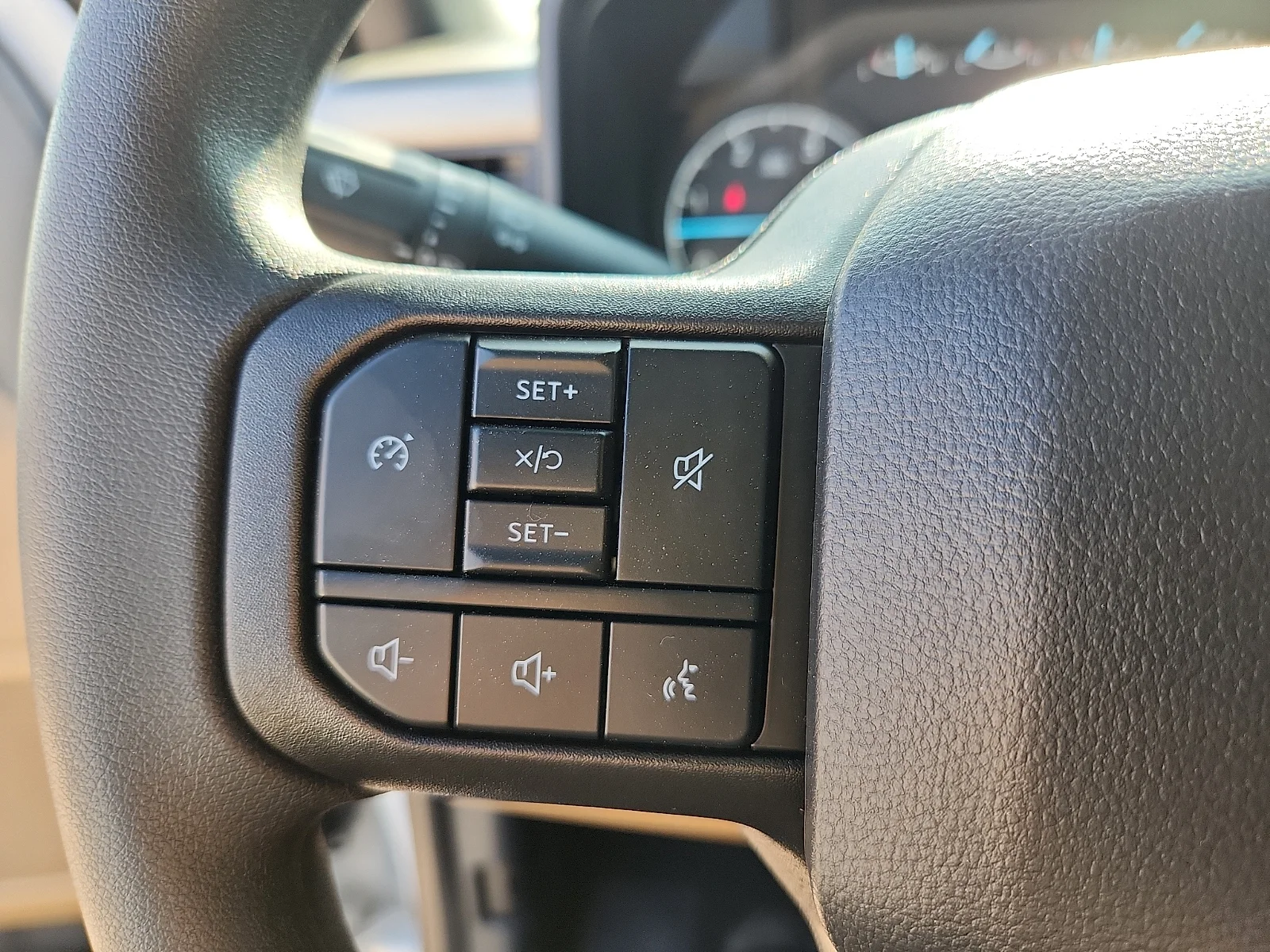 New 2027 Oxford White Ford XLT image 19