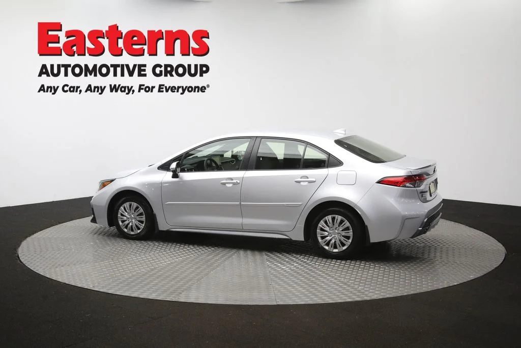 Used 2022 Silver Toyota SE image 59