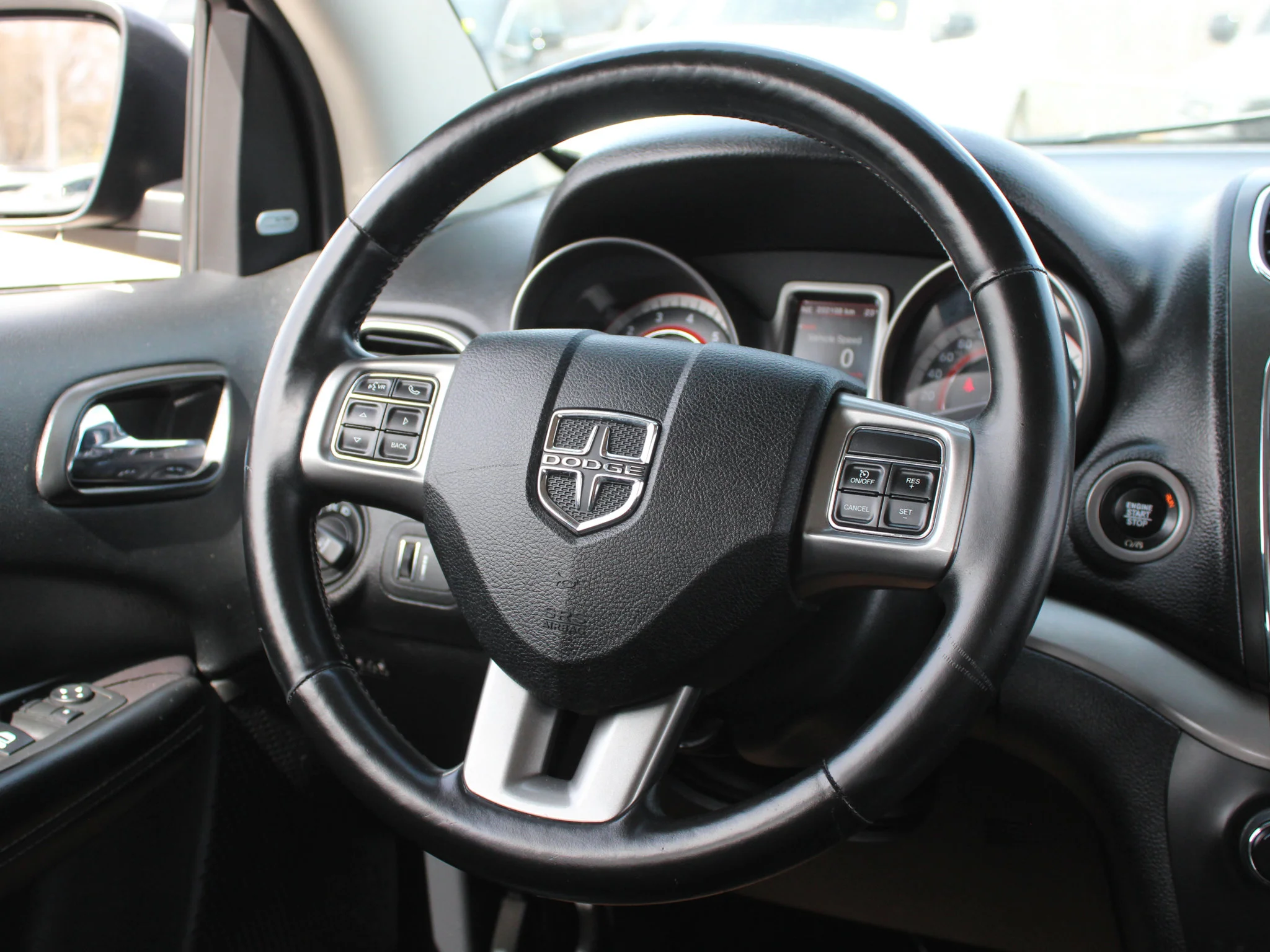 Used 2017 Grey Dodge Crossroad * No Accidents | Heated Seats | V6 | Remote Start | Alpine image 5