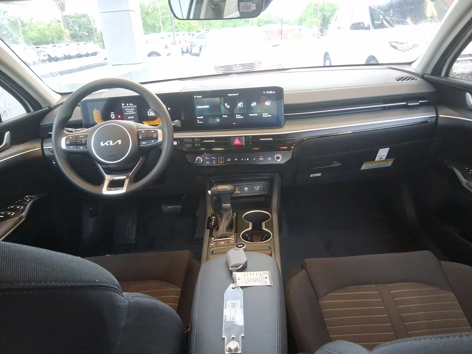 New 2026 White Kia LXS image 17