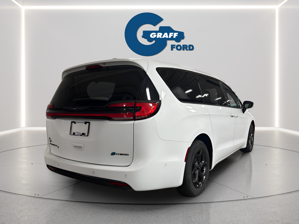 Used 2024 White Chrysler Select S Appearance image 7