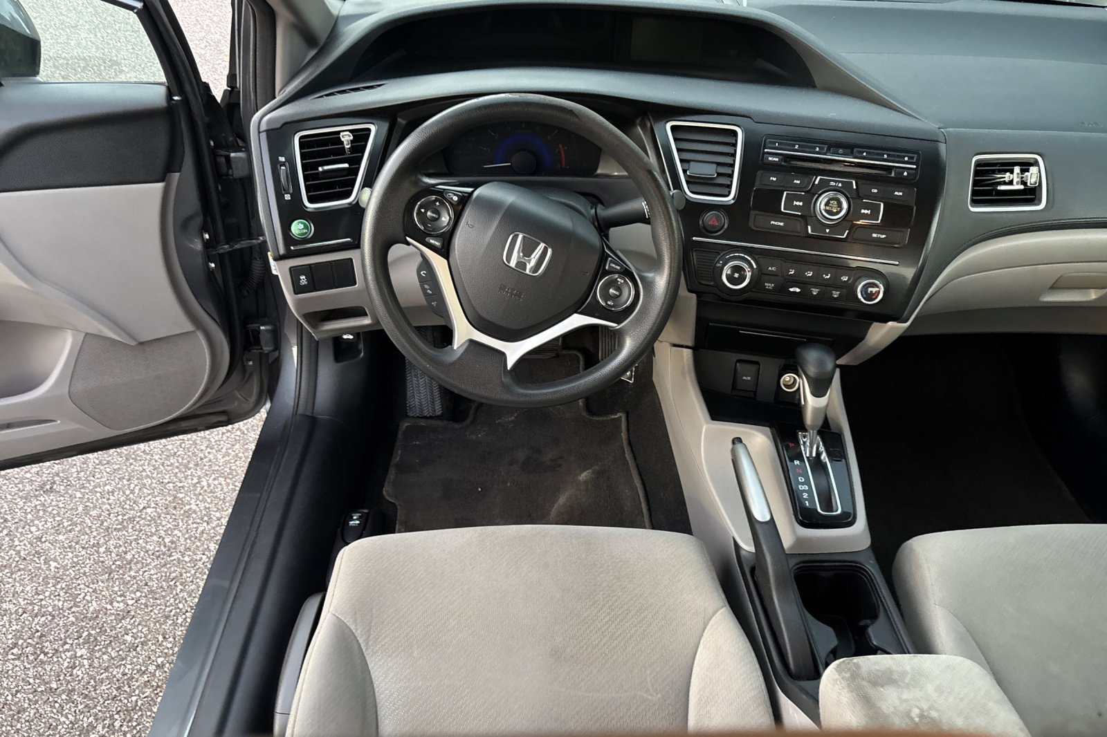 Used 2013  Honda LX image 17