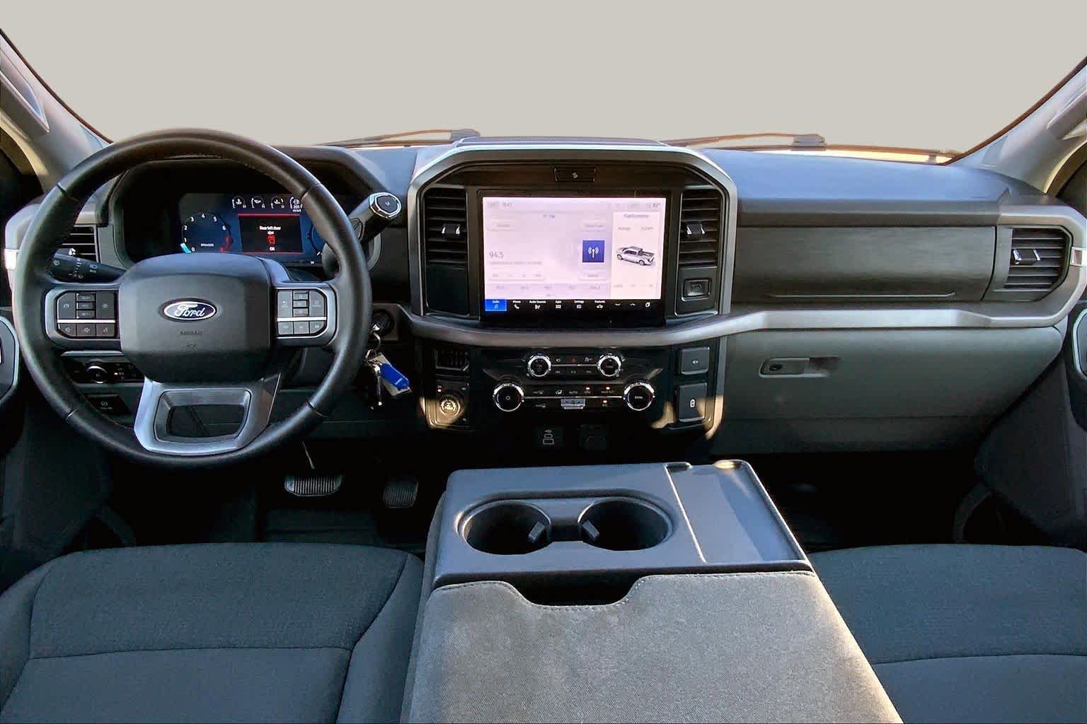 Used 2025 Oxford White Ford XLT image 16