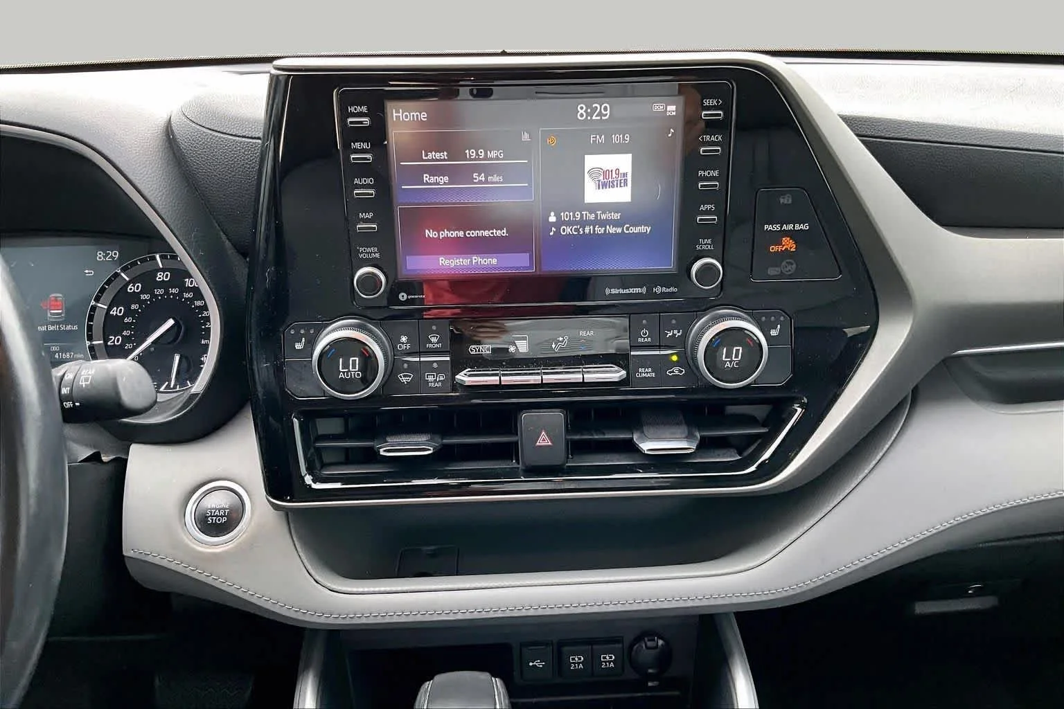 Used 2021 Magnetic Gray Metallic Toyota XLE image 7
