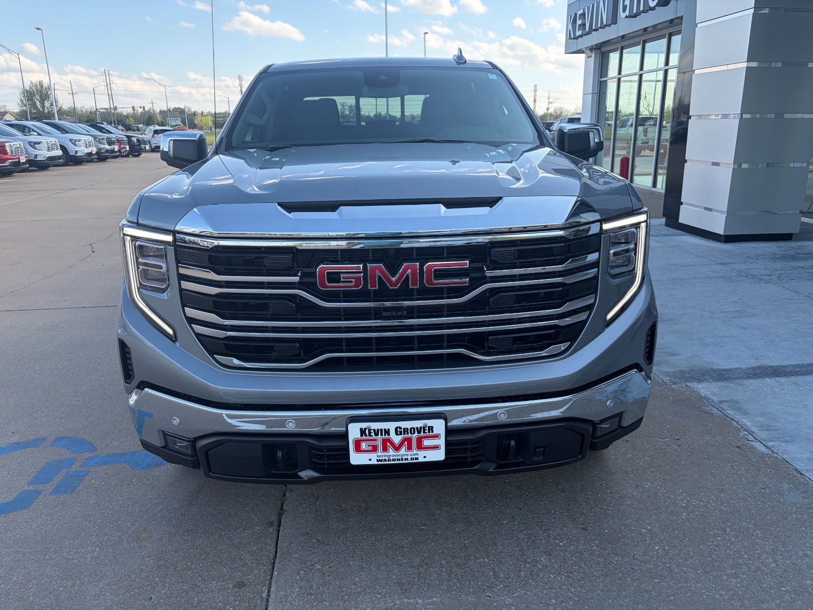 View vehicle photo 2