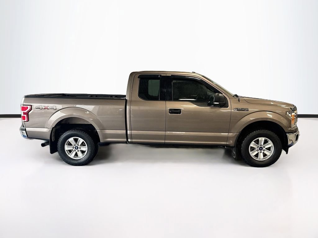 Used 2018  Ford XL image 8