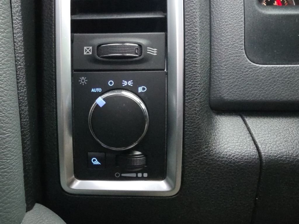 Used 2019 Black Ram SLT image 8