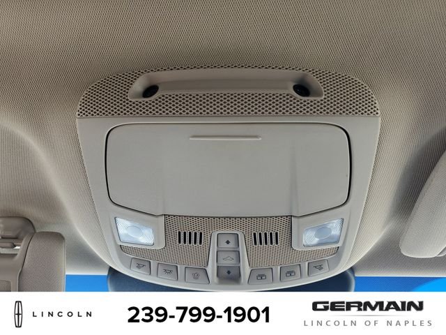 Used 2020 White Lincoln Reserve image 35