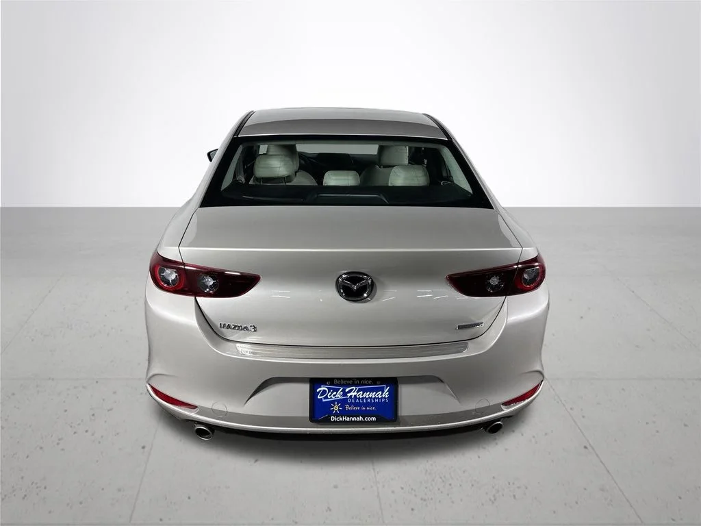 Used 2022 Silver Mazda Preferred image 7