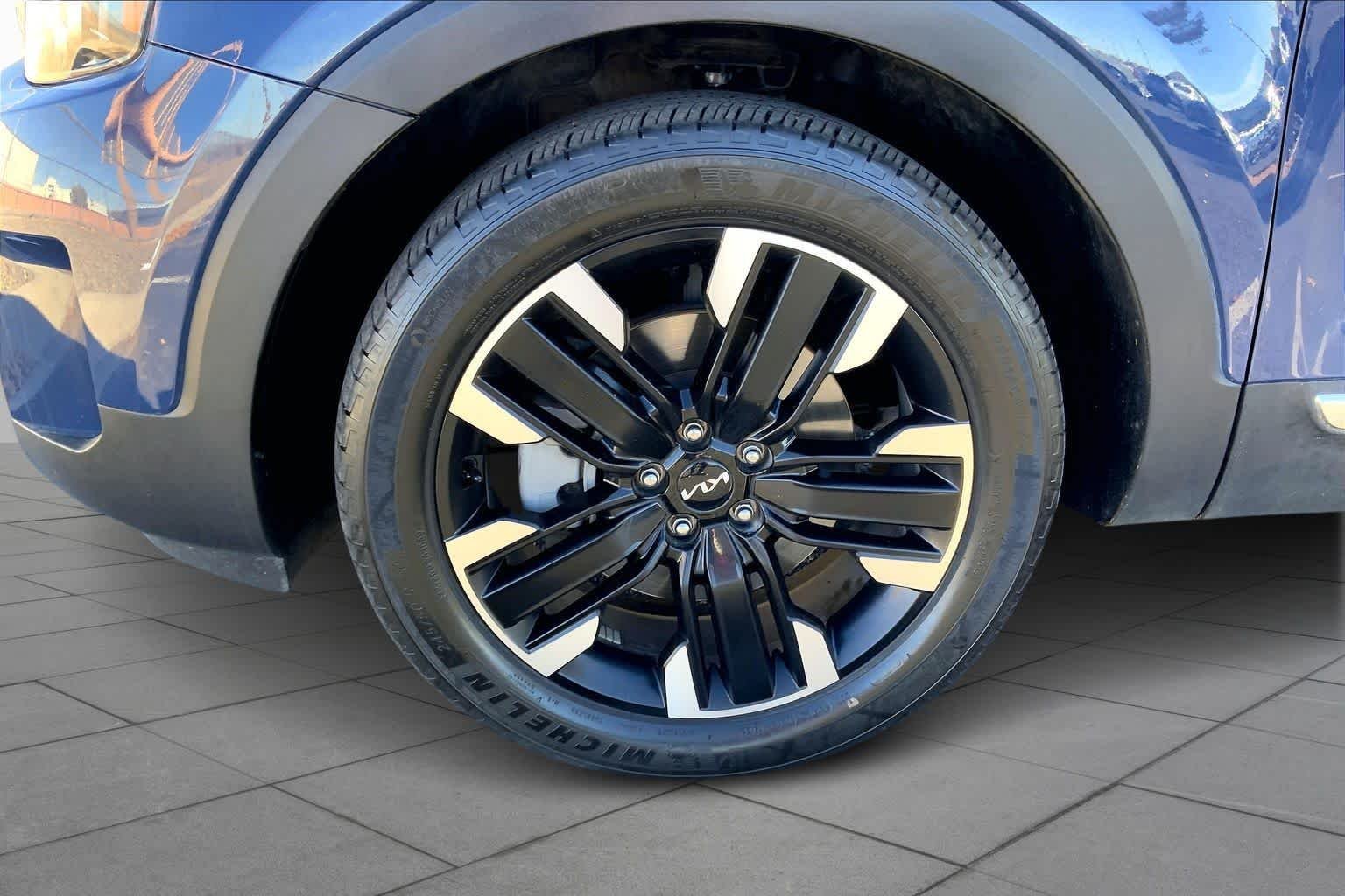 Used 2023 Midnight Lake Blue Kia SX Prestige image 10