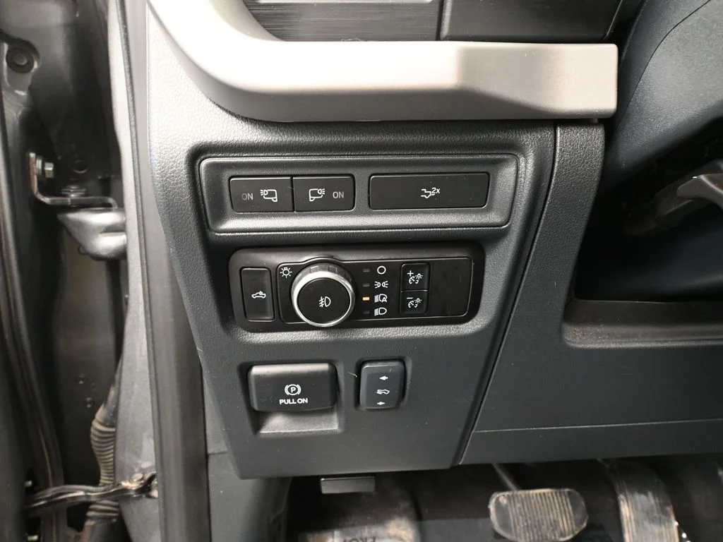 Used 2023 Blue Ford XLT image 34