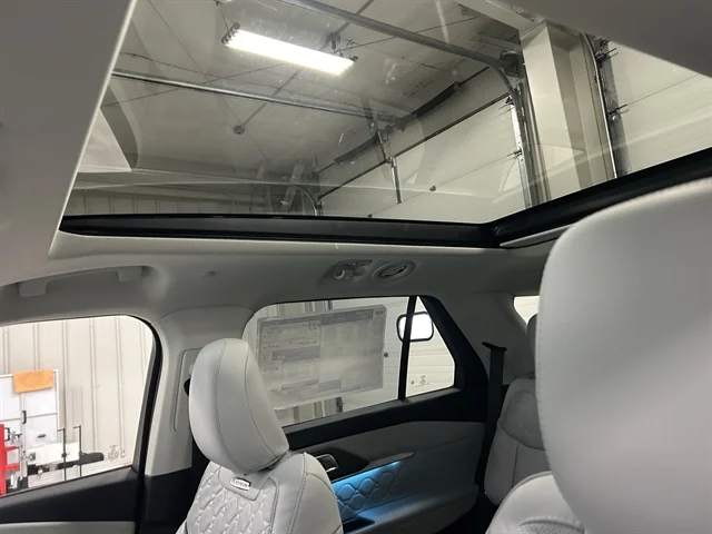 New 2026 Star White Metallic Tri-Coat FORD Platinum™ image 20