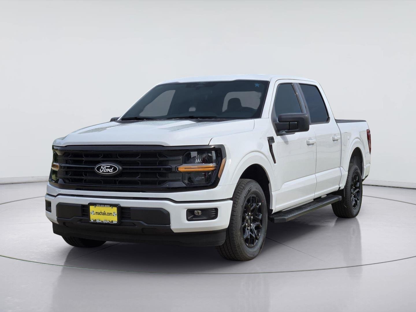 New 2026 Oxford White Ford XLT image 2
