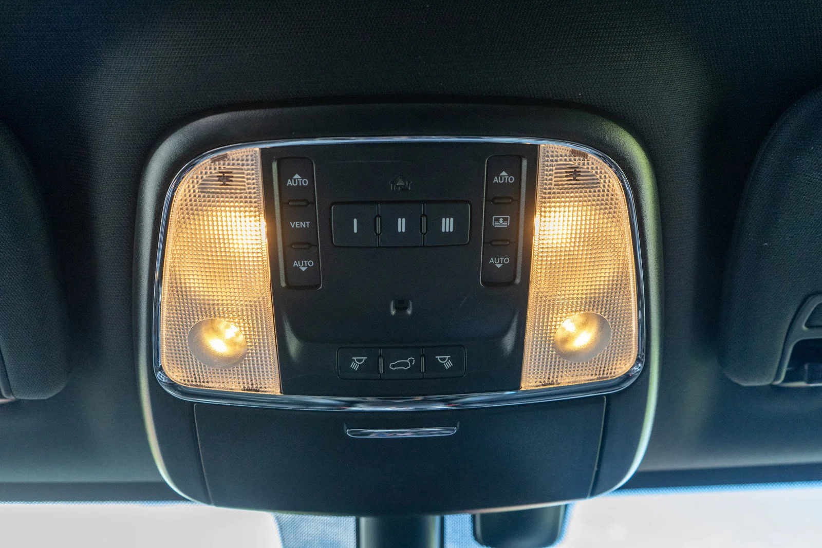 Used 2020 Bright White Clearcoat Jeep Limited image 24