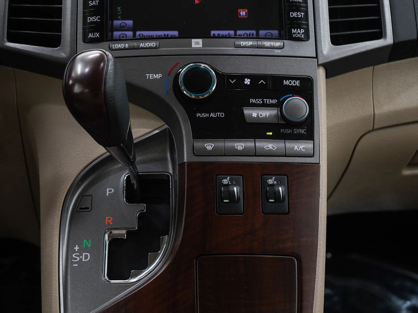 Used 2009 Black Toyota wagon 4d image 21