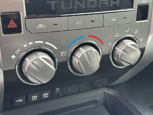 Used 2020  Toyota SR5 image 33