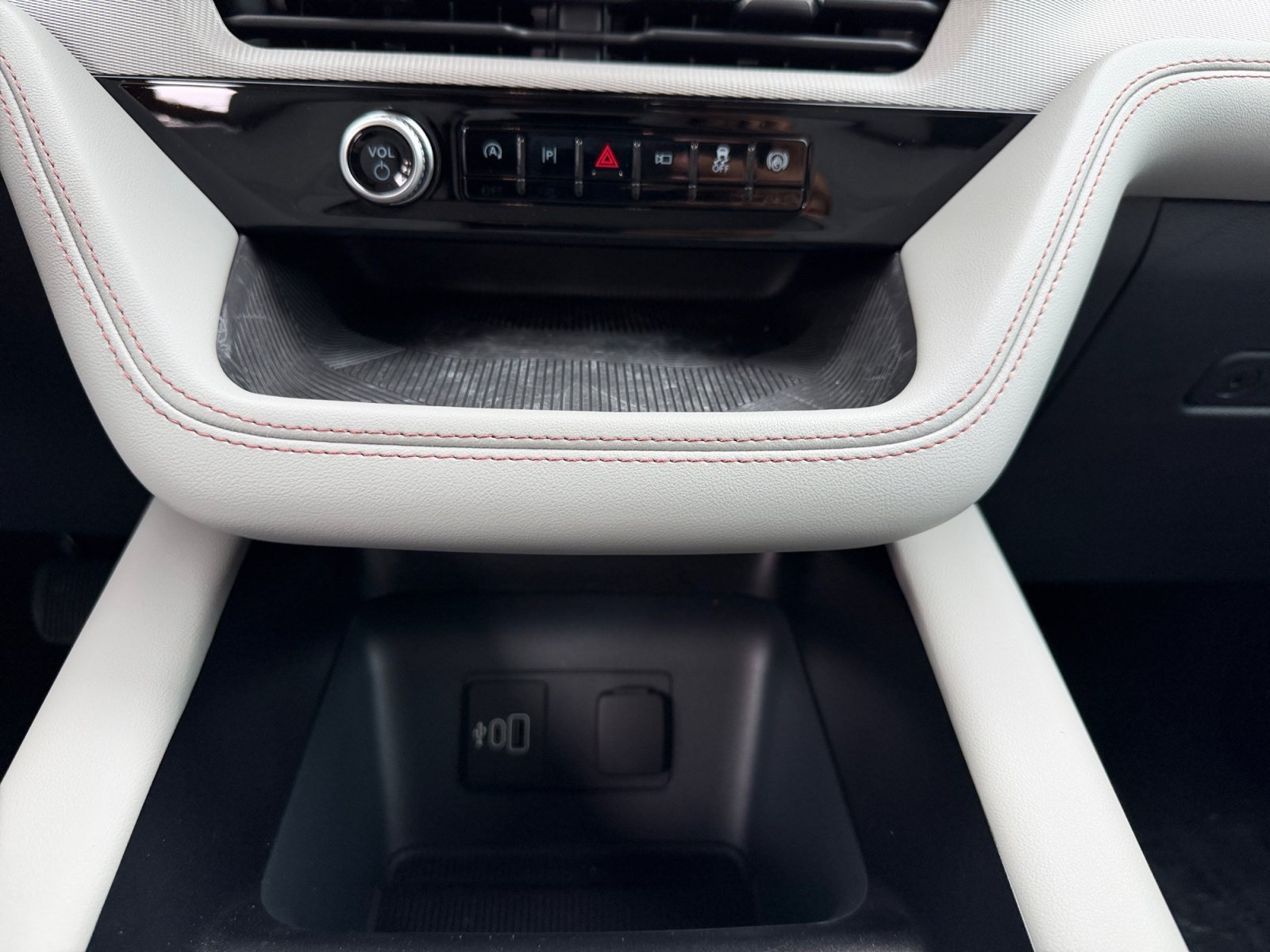 New 2026 Carbonized Gray Metallic Ford Active with 200A Pkg image 22