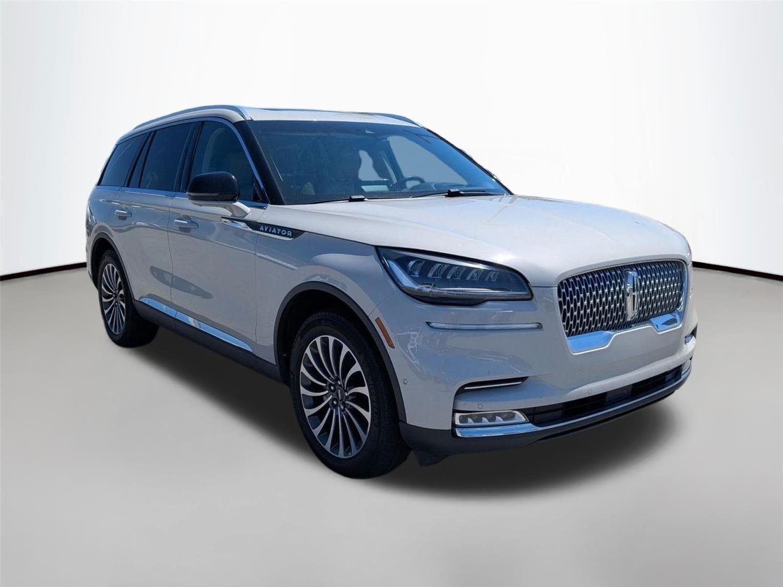 Certified Used 2021 Ceramic Pearl Lincoln Reserve image 3