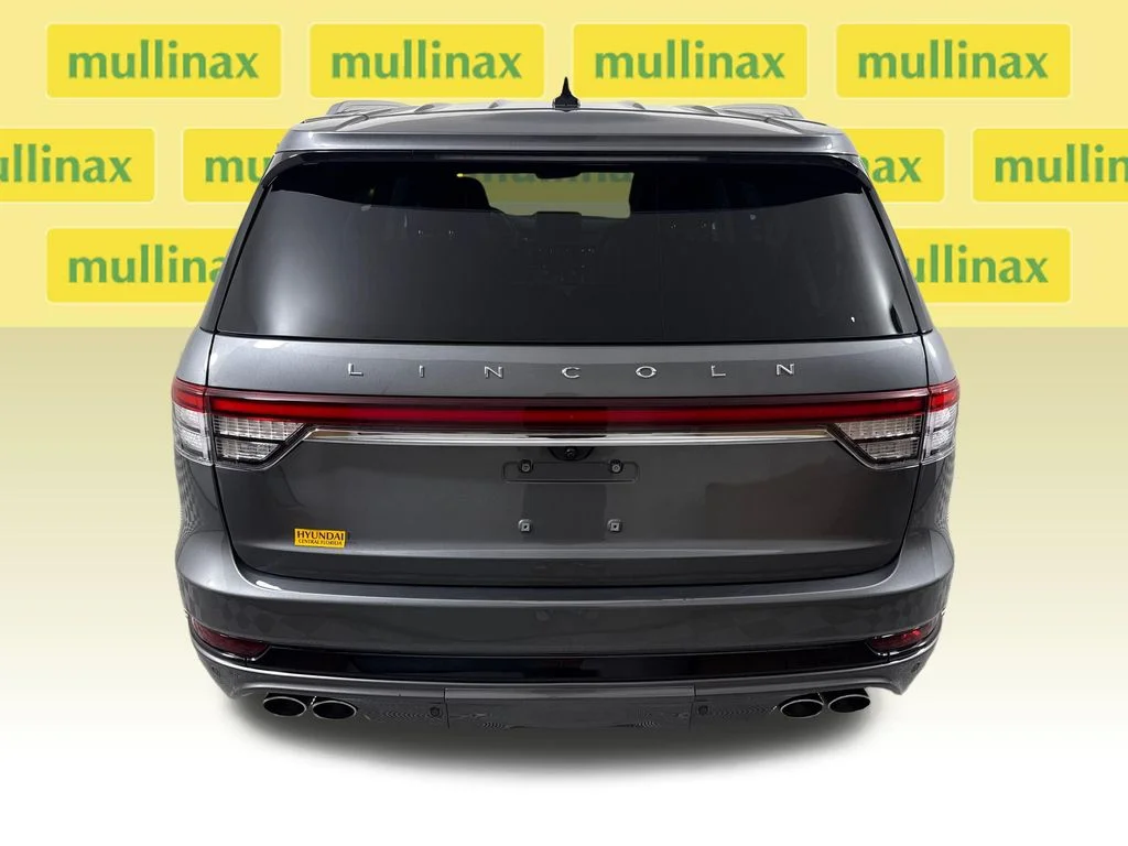 Used 2023 Gray Lincoln Grand Touring image 6
