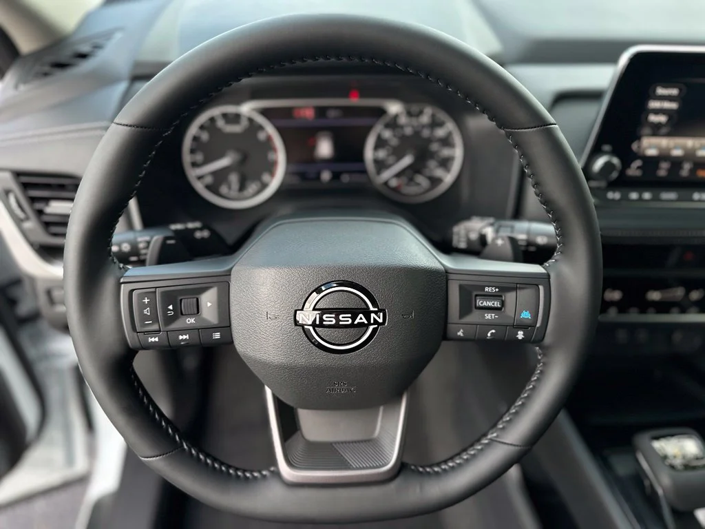 New 2026 Everest White Pearl Tricoat Nissan Dark Armor image 28