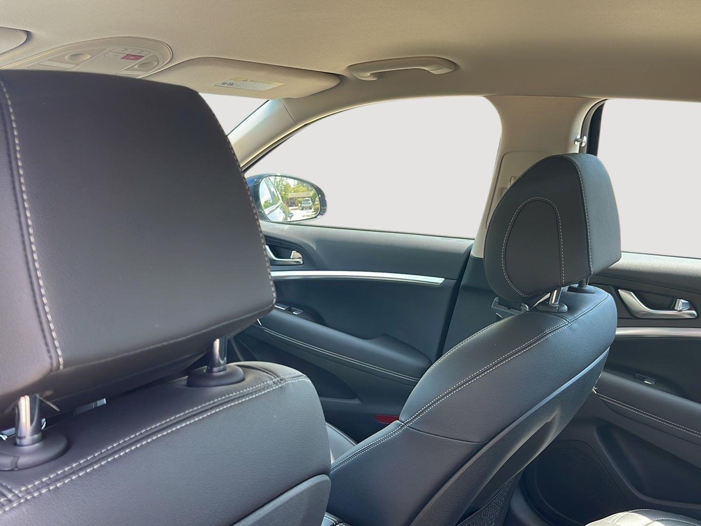 2026 GENESIS G70 Standard - Photo 16