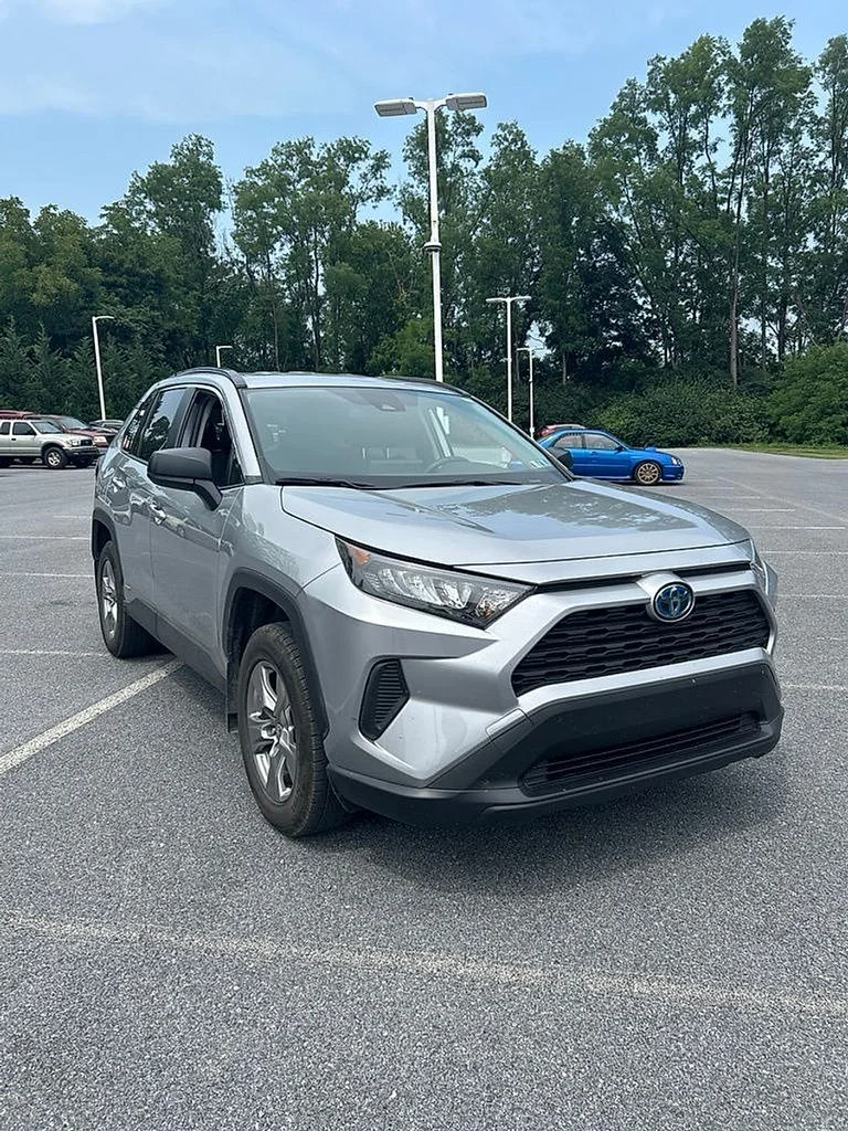 Used 2022 Silver Toyota LE image 2