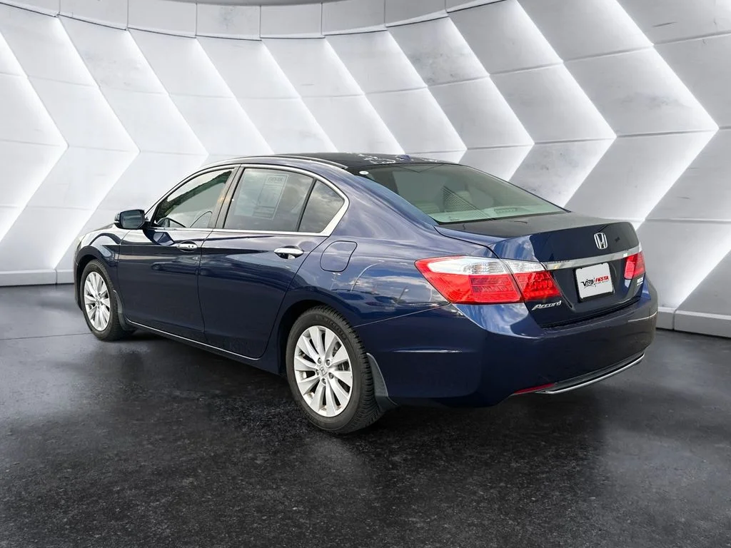 Used 2015 Blue Honda EX-L image 6