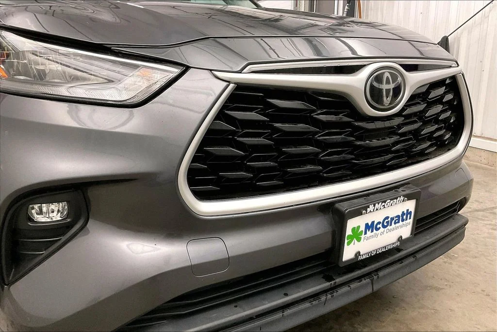 Certified Used 2020 Gray Toyota XLE image 34