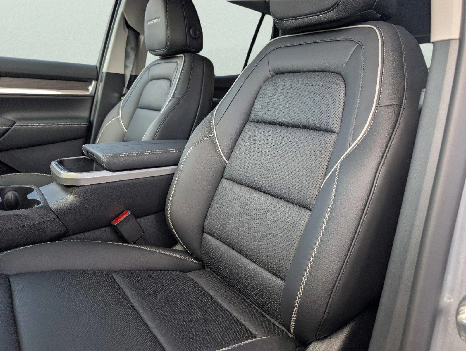 New 2026 Sterling Metallic GMC Denali image 31