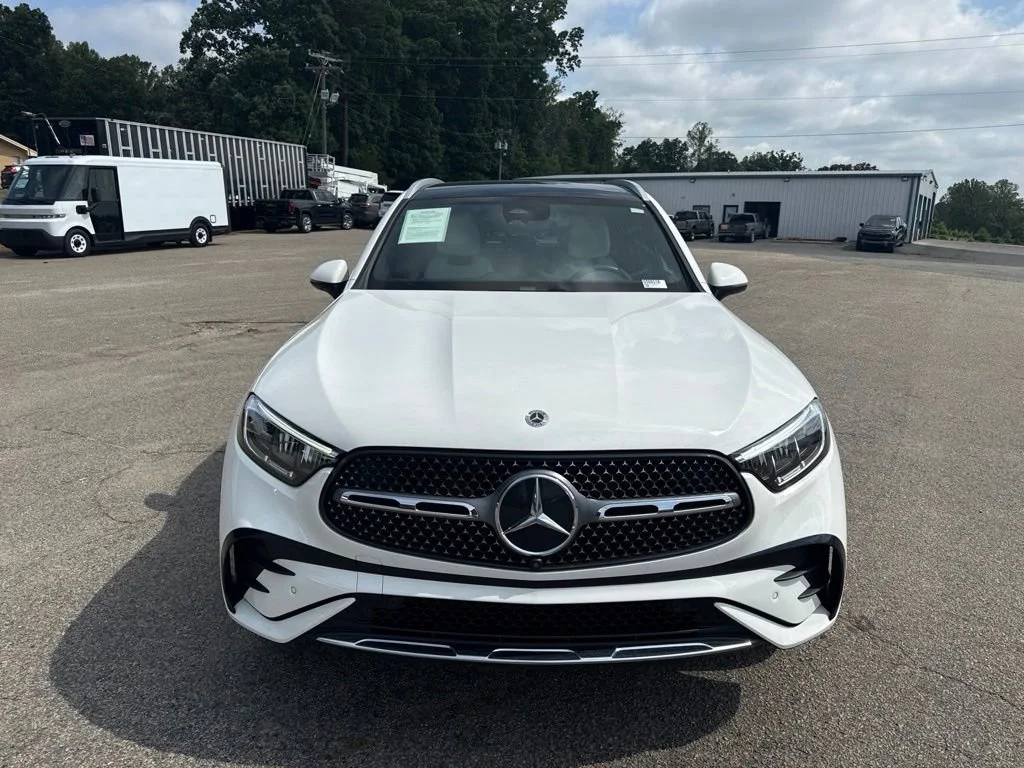 Used 2023 White Mercedes-Benz GLC 300 image 8