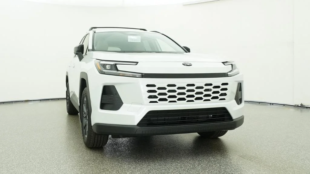 New 2026 Wind Chill Pearl Toyota XLE Premium image 14